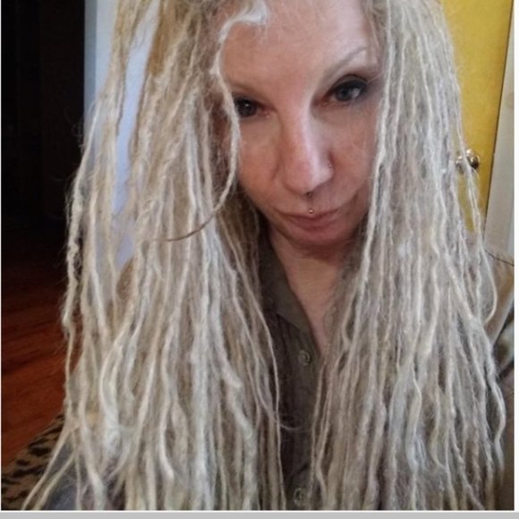 Meet Your Posher - - Picture 1 of 16